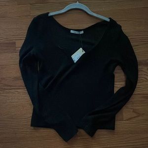 Black notch top